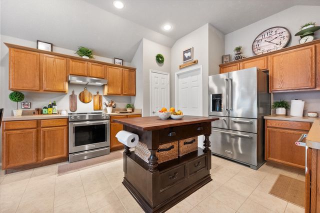 909 Mesquite Drive, Burleson, TX 76028