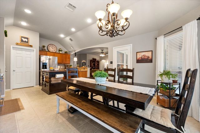 909 Mesquite Drive, Burleson, TX 76028