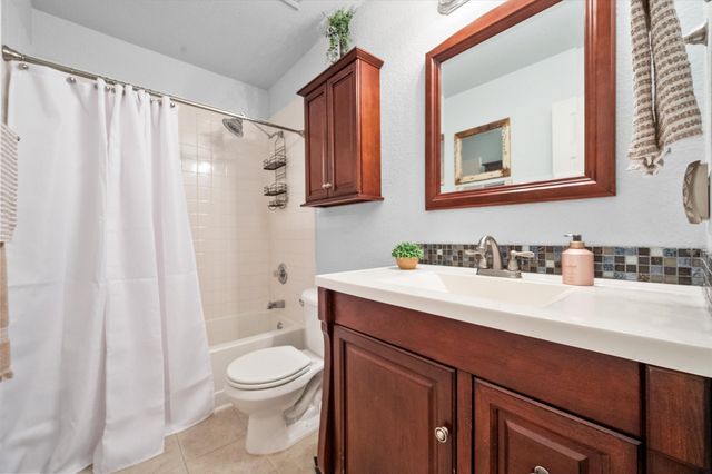 909 Mesquite Drive, Burleson, TX 76028