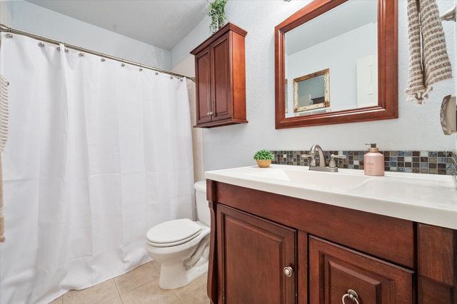 909 Mesquite Drive, Burleson, TX 76028