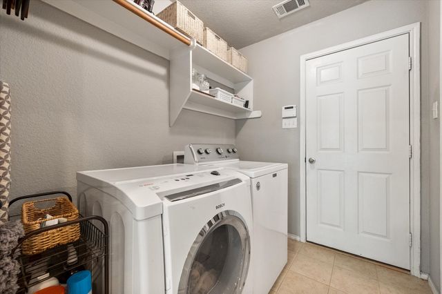 909 Mesquite Drive, Burleson, TX 76028