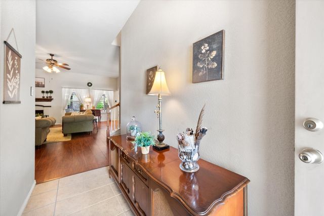 909 Mesquite Drive, Burleson, TX 76028