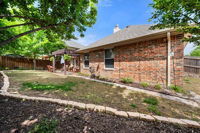 909 Mesquite Drive, Burleson, TX 76028