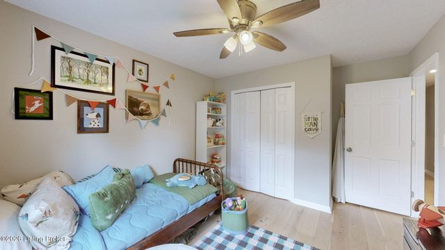 8402 Daverman Dr, Louisville, KY 40228