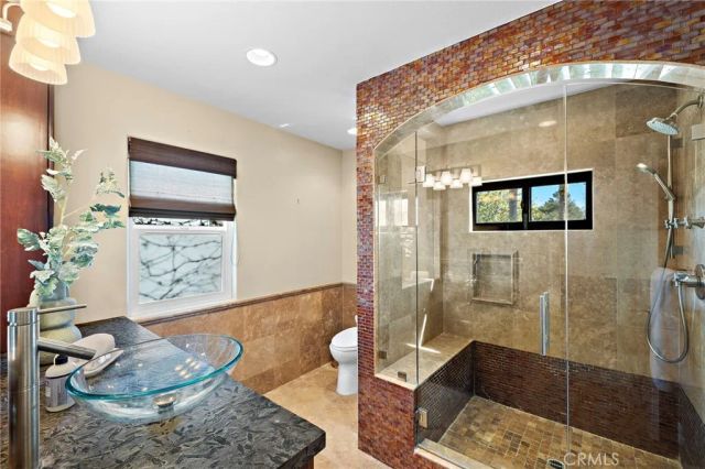 923 Balboa Avenue, Laguna Beach, CA 92651