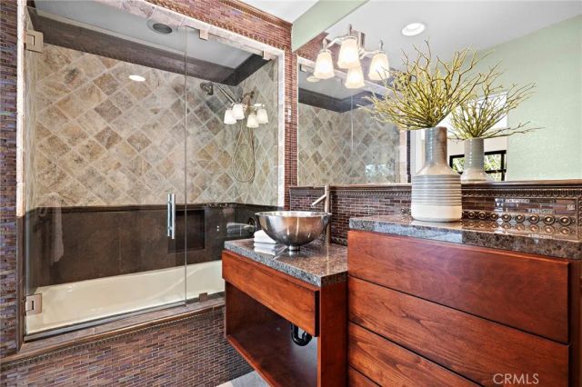 923 Balboa Avenue, Laguna Beach, CA 92651