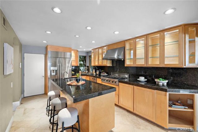 923 Balboa Avenue, Laguna Beach, CA 92651