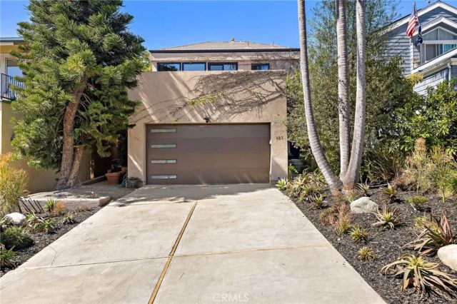 923 Balboa Avenue, Laguna Beach, CA 92651