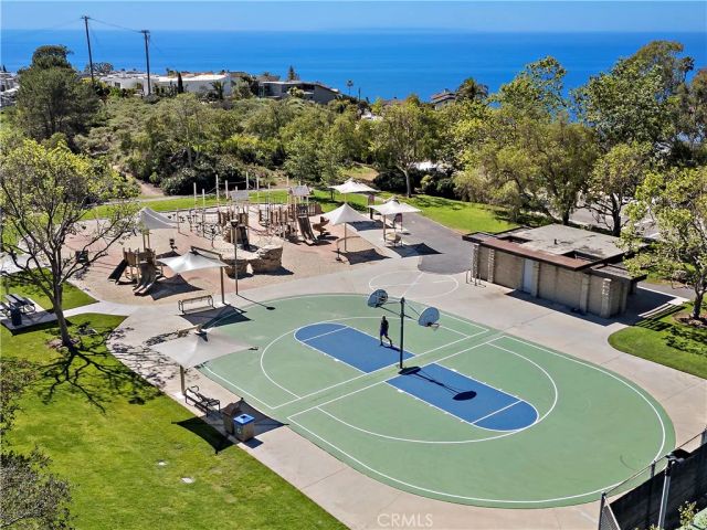 923 Balboa Avenue, Laguna Beach, CA 92651