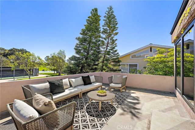 923 Balboa Avenue, Laguna Beach, CA 92651