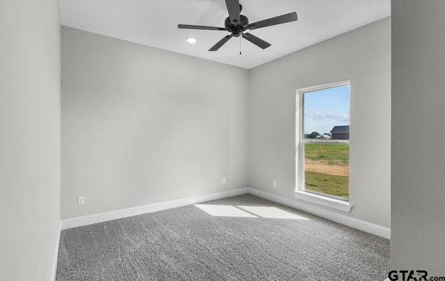 12316 Maplewood Dr, Lindale, TX 75771