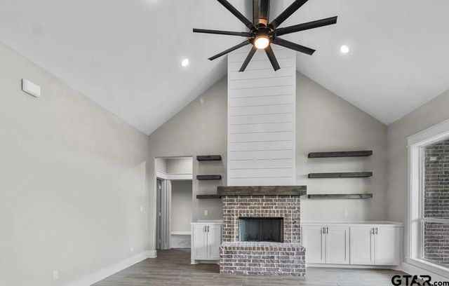 12316 Maplewood Dr, Lindale, TX 75771