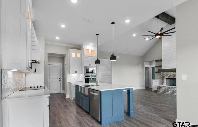 12316 Maplewood Dr, Lindale, TX 75771