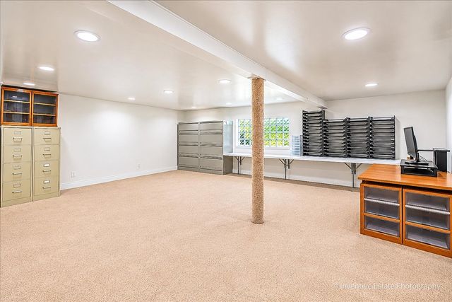 9938 N Huber Lane, Niles, IL 60714