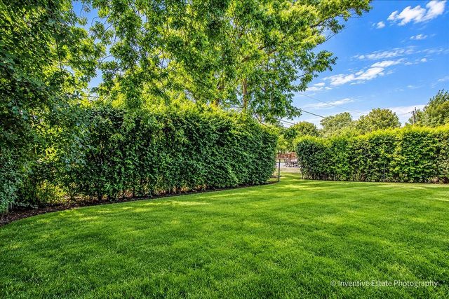 9938 N Huber Lane, Niles, IL 60714