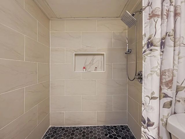 2001 Newbury Drive, Arlington, TX 76014