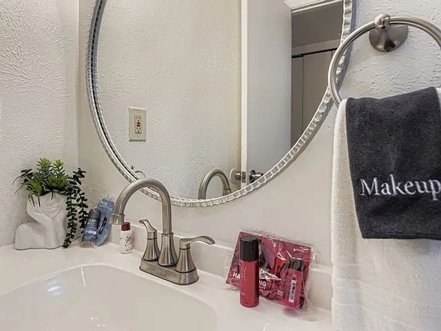 2001 Newbury Drive, Arlington, TX 76014