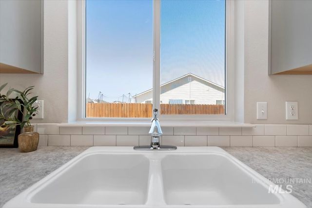 19585 Maywood Avenue, Caldwell, ID 83605