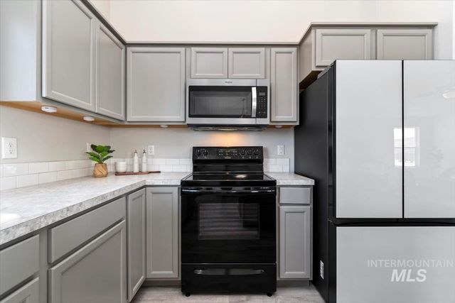 19585 Maywood Avenue, Caldwell, ID 83605