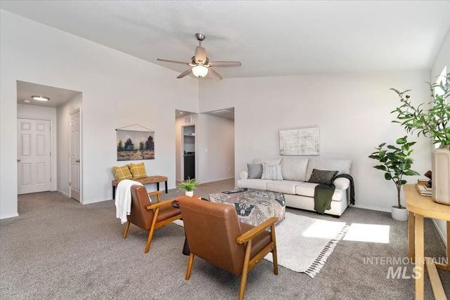 19585 Maywood Avenue, Caldwell, ID 83605