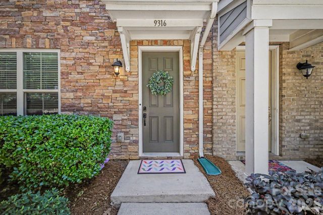 9316 Ainslie Downs Street, Charlotte, NC 28273