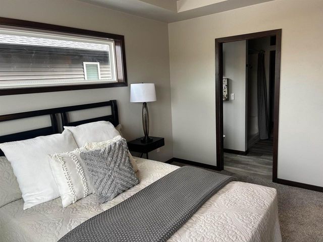 3668 E GLADIOLUS PLACE, Appleton, WI 54913