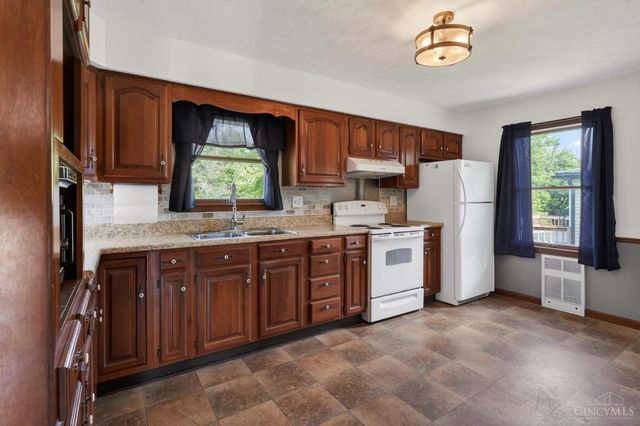 20 Highland Drive, Hillsboro, OH 45133