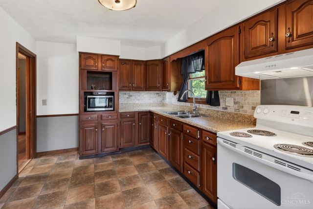 20 Highland Drive, Hillsboro, OH 45133