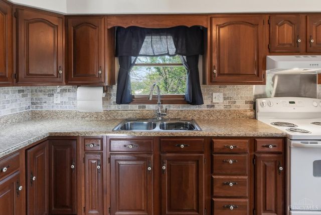 20 Highland Drive, Hillsboro, OH 45133