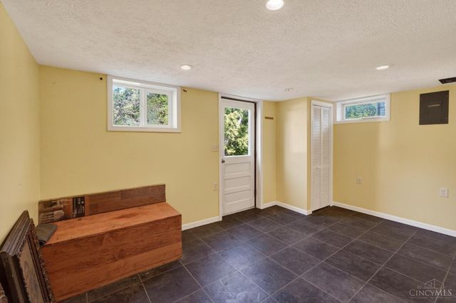 20 Highland Drive, Hillsboro, OH 45133