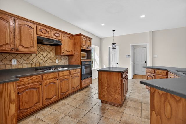 2795 Beacon Hill Drive, Rockwall, TX 75087