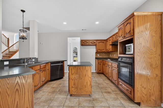 2795 Beacon Hill Drive, Rockwall, TX 75087