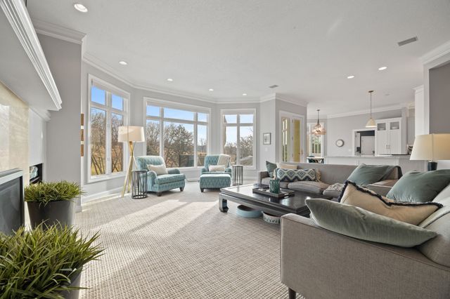 1610 Burr Oaks Drive, West Des Moines, IA 50266