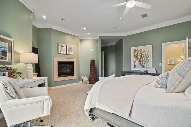 1610 Burr Oaks Drive, West Des Moines, IA 50266