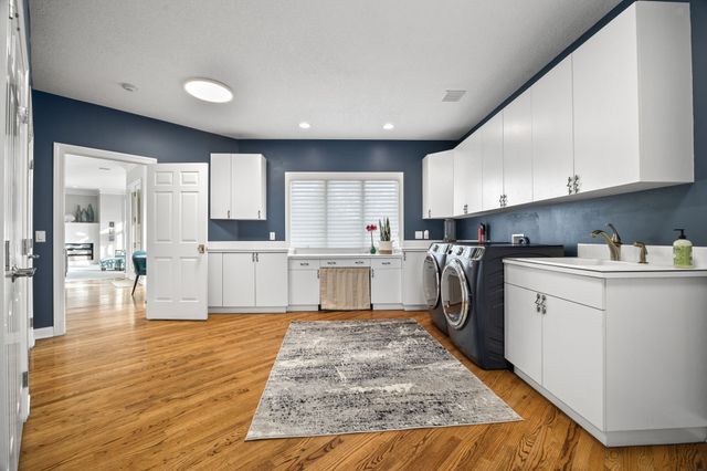 1610 Burr Oaks Drive, West Des Moines, IA 50266