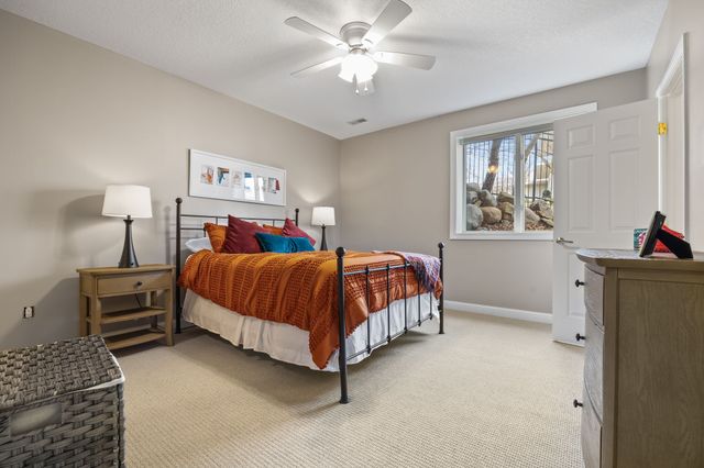 1610 Burr Oaks Drive, West Des Moines, IA 50266