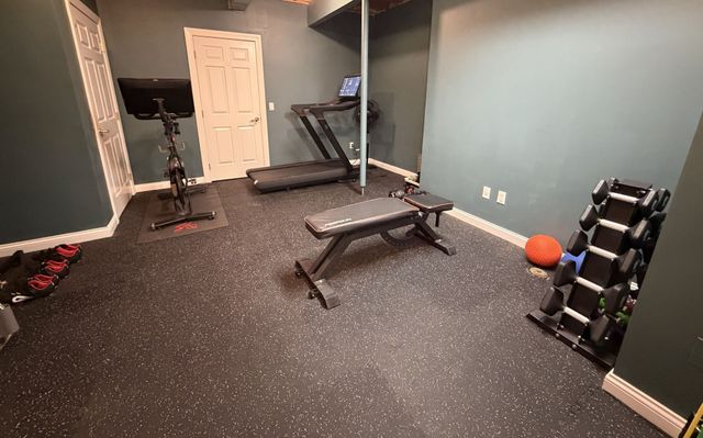 1610 Burr Oaks Drive, West Des Moines, IA 50266