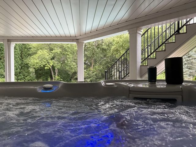 1610 Burr Oaks Drive, West Des Moines, IA 50266