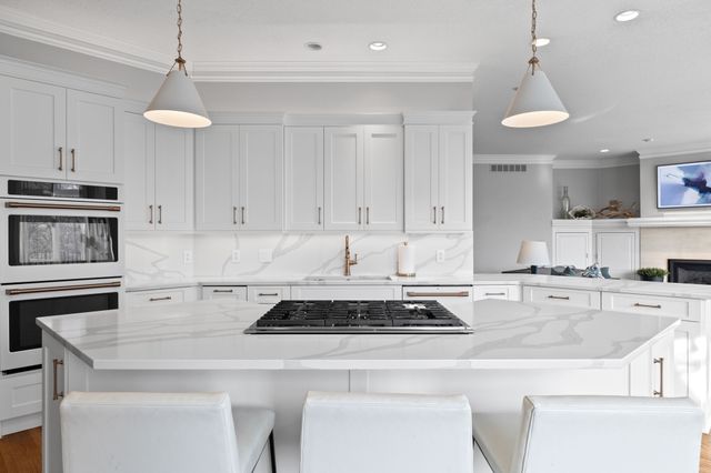 1610 Burr Oaks Drive, West Des Moines, IA 50266