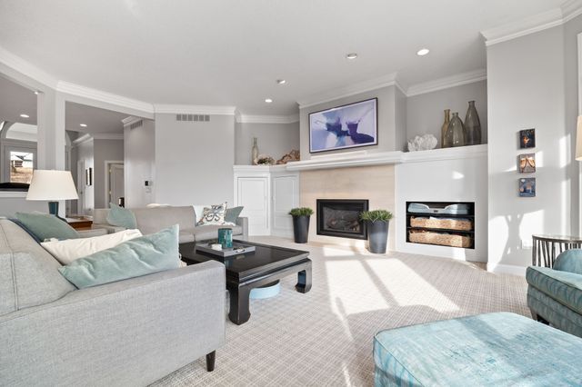 1610 Burr Oaks Drive, West Des Moines, IA 50266