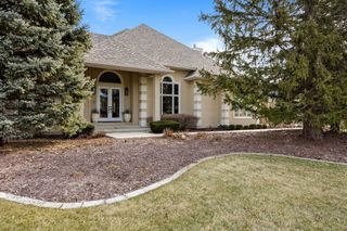 1610 Burr Oaks Drive, West Des Moines, IA 50266