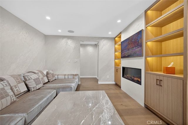 4926 Greenbush Avenue, Sherman Oaks, CA 91423