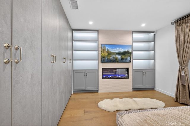 4926 Greenbush Avenue, Sherman Oaks, CA 91423