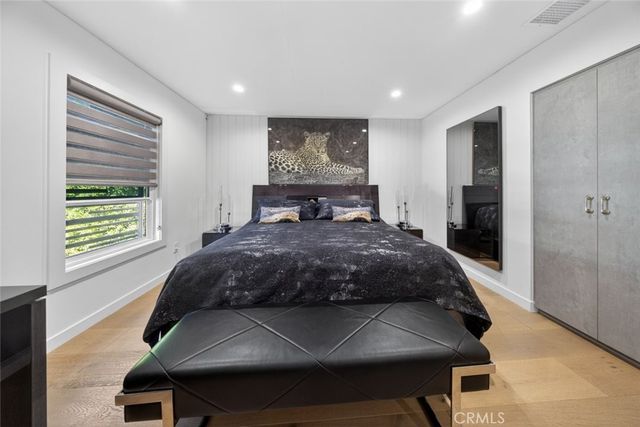 4926 Greenbush Avenue, Sherman Oaks, CA 91423