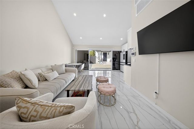 4926 Greenbush Avenue, Sherman Oaks, CA 91423