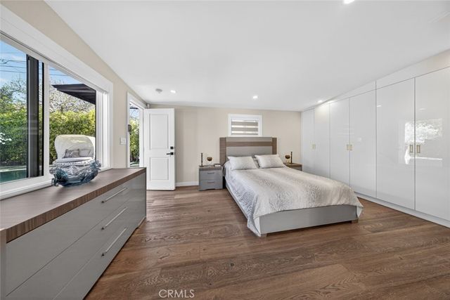 4926 Greenbush Avenue, Sherman Oaks, CA 91423