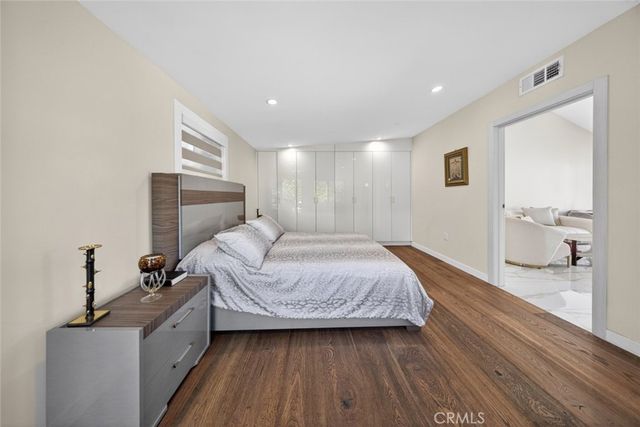 4926 Greenbush Avenue, Sherman Oaks, CA 91423