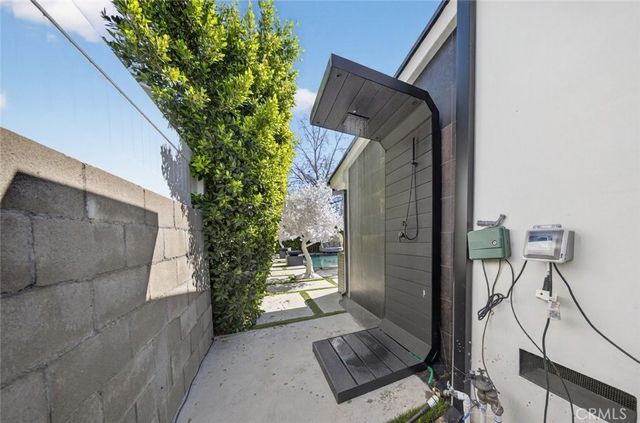 4926 Greenbush Avenue, Sherman Oaks, CA 91423