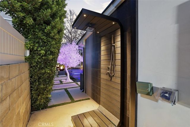 4926 Greenbush Avenue, Sherman Oaks, CA 91423