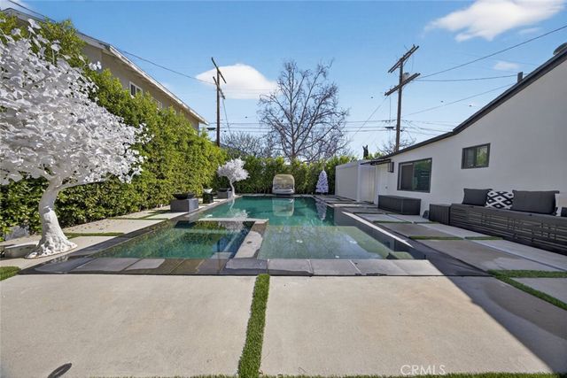 4926 Greenbush Avenue, Sherman Oaks, CA 91423